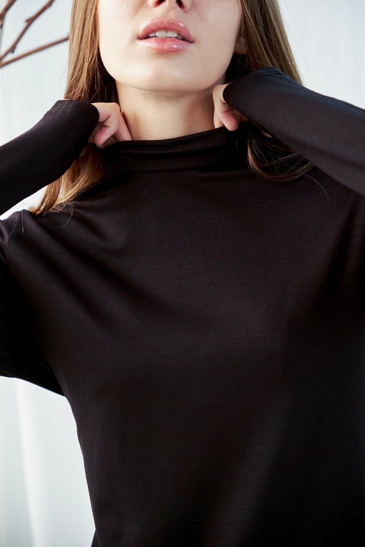 Long Sleeves Basic Top in Black Color