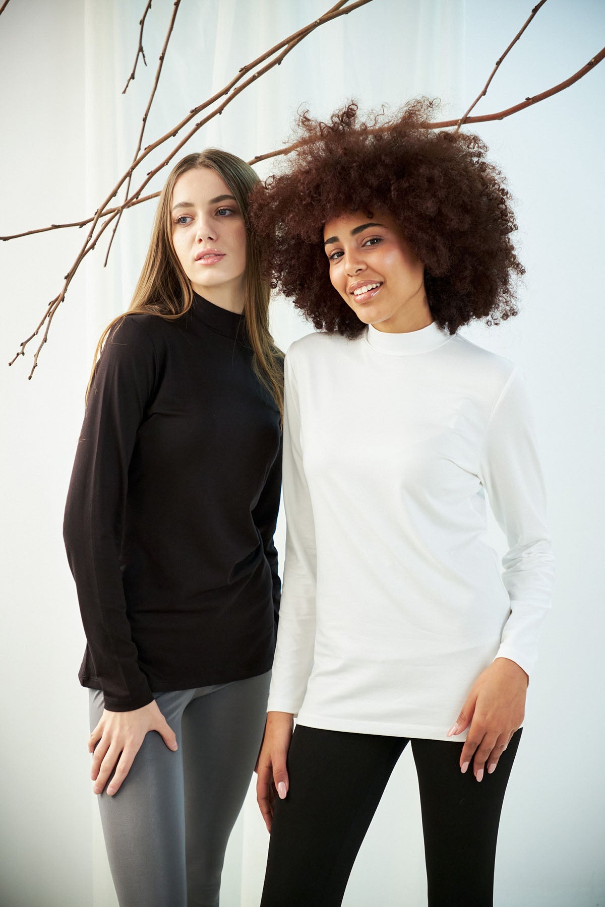 Long Sleeves Basic Top in Black Color