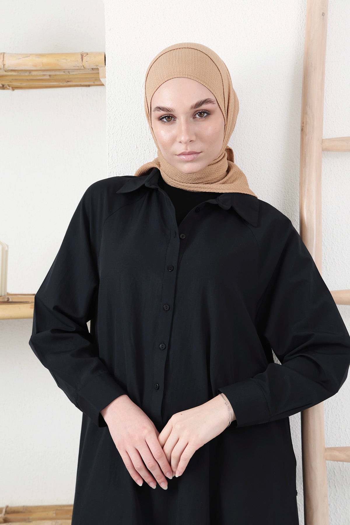 Maxi Shirt With Slits in Black Color