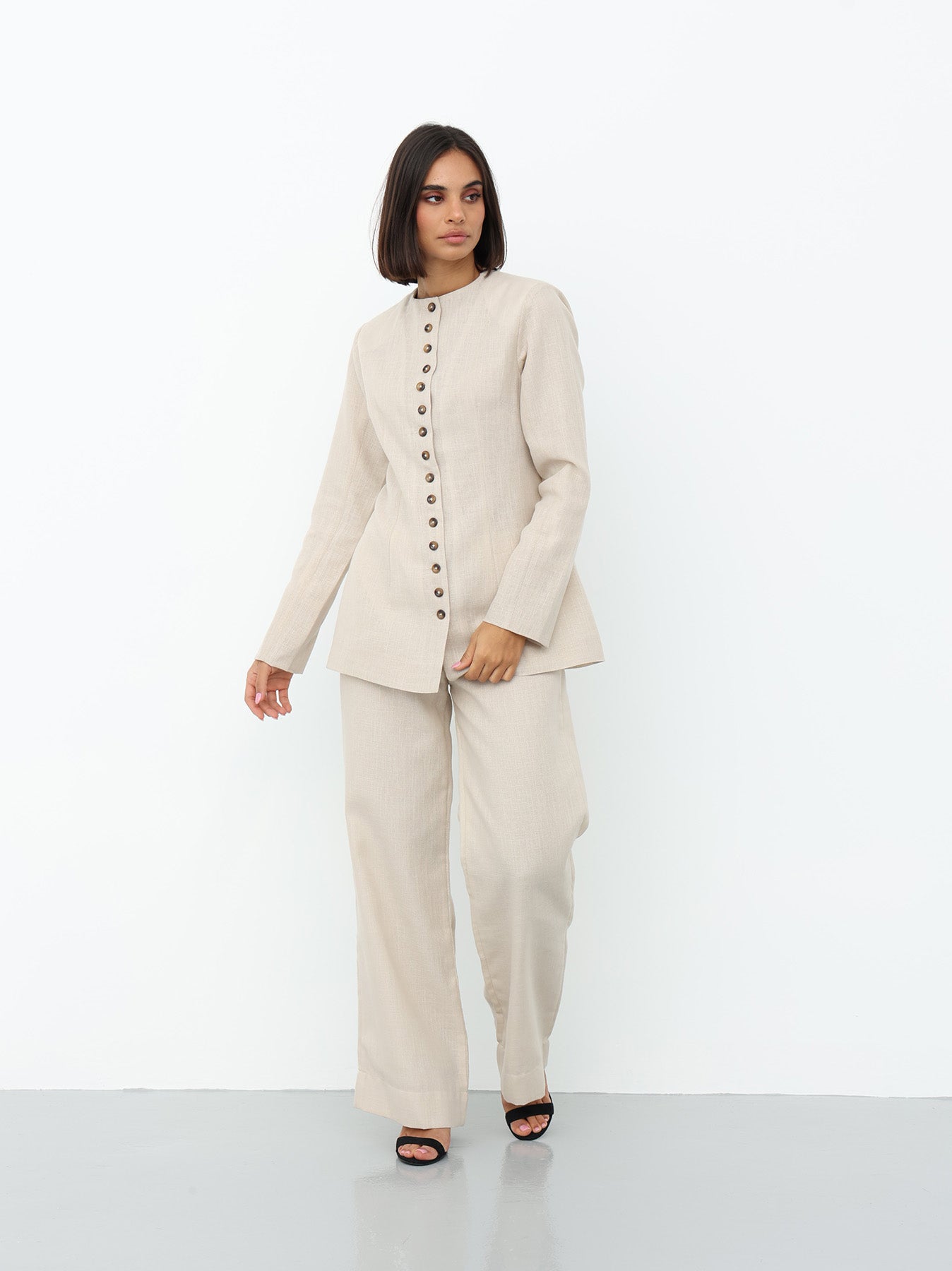 Linen Suit in Beige color