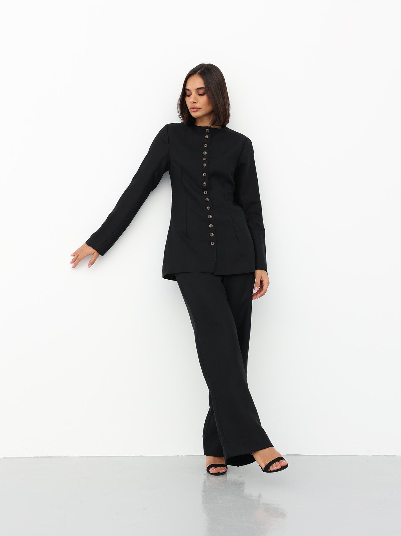 Linen Suit in Black color