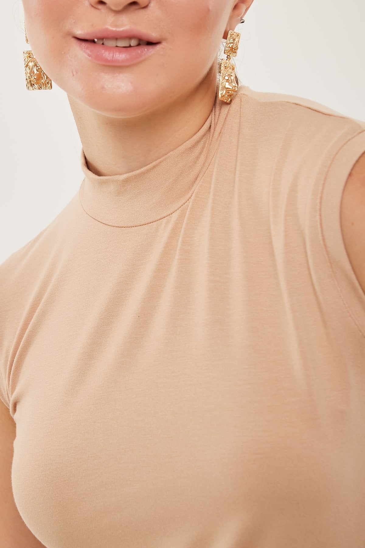 Sleeveless Basic Top in Beige Color