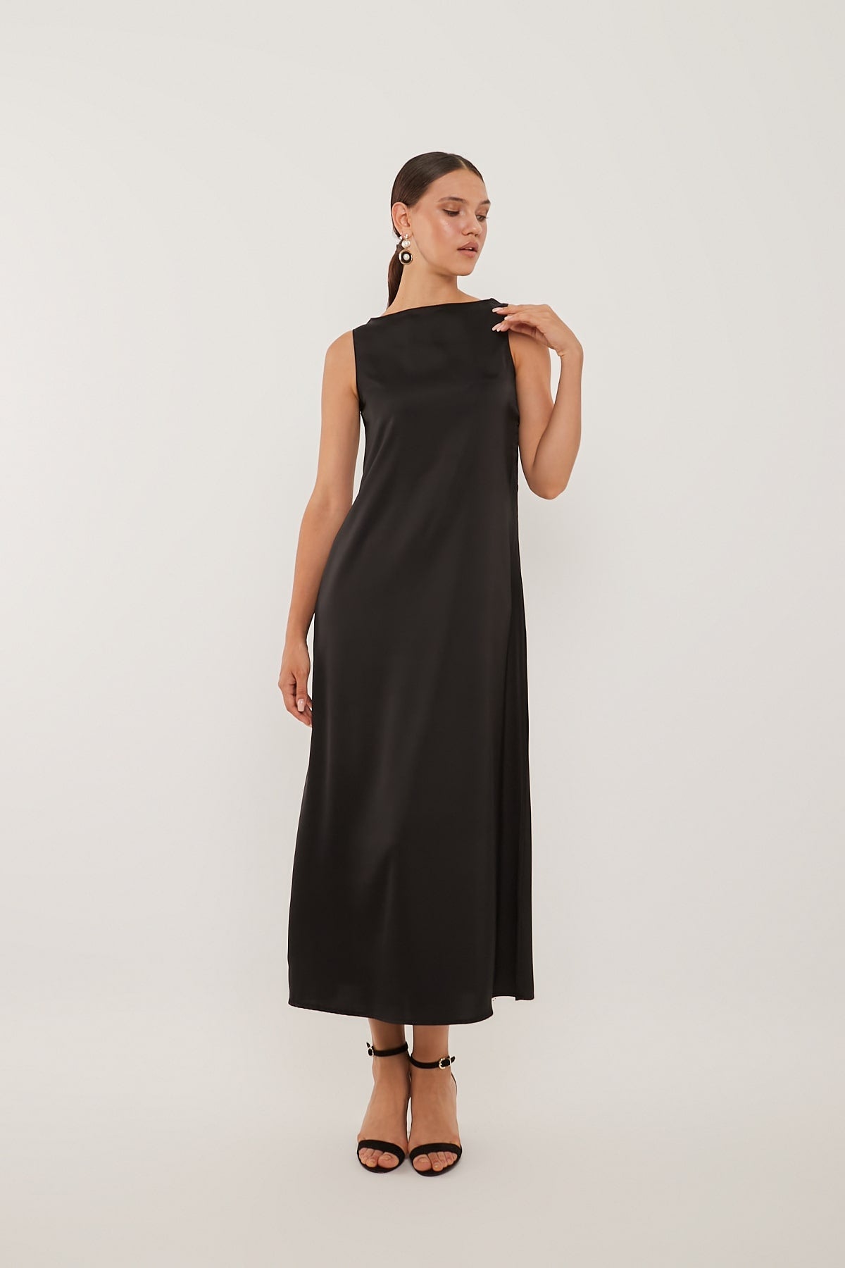 Maxi Basic Dress in Black Color