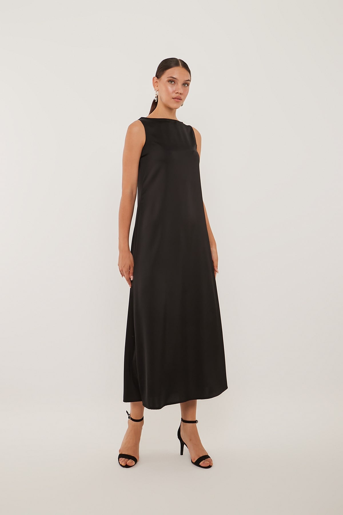 Maxi Basic Dress in Black Color