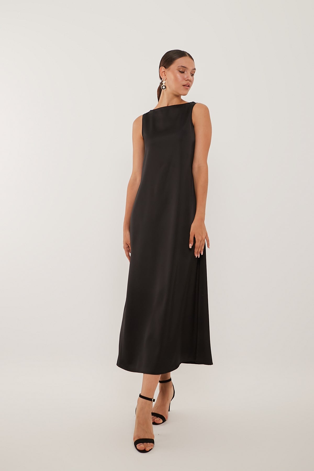 Maxi Basic Dress in Black Color