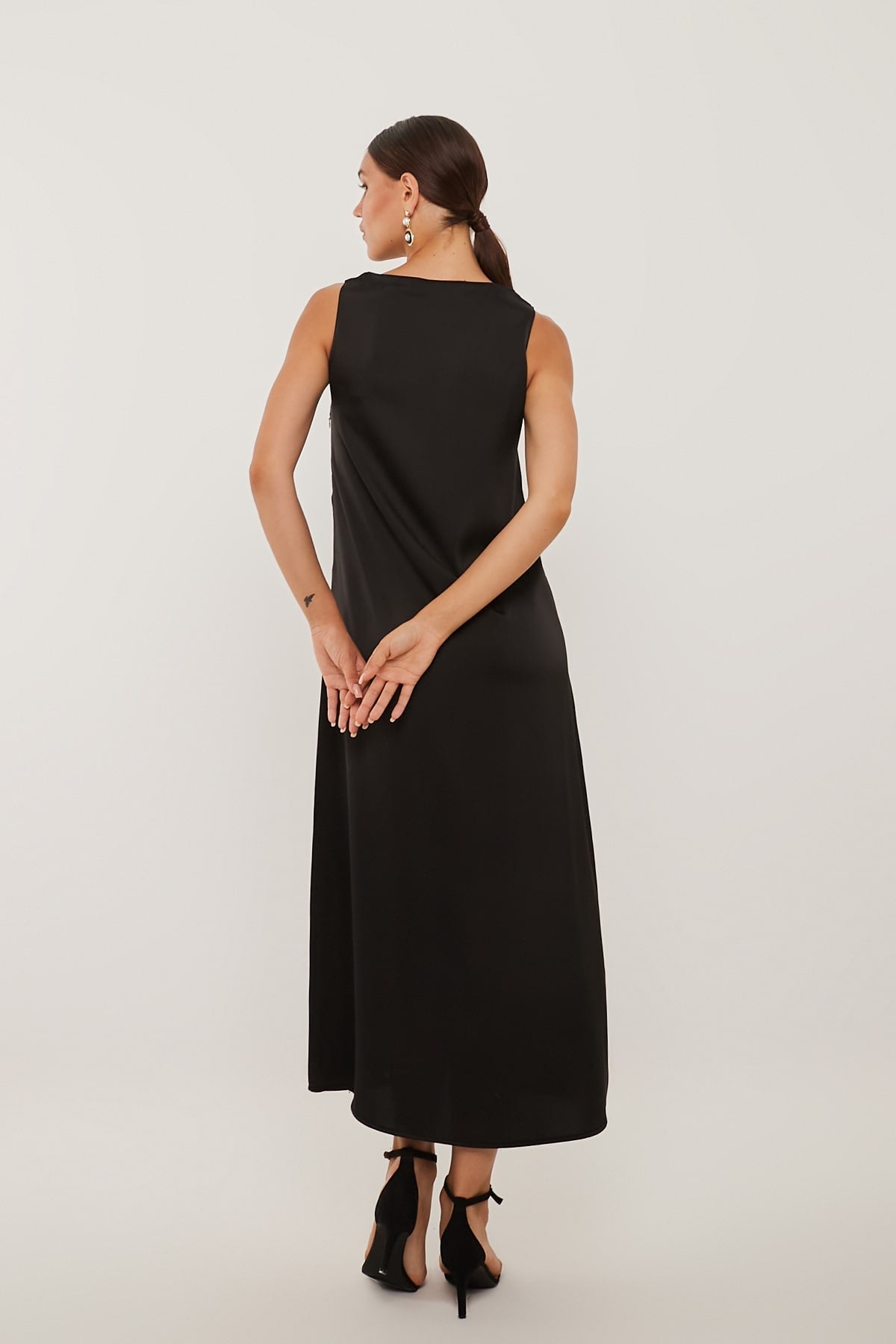 Maxi Basic Dress in Black Color