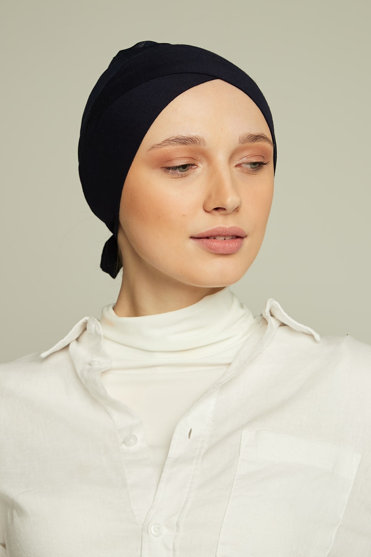 Criss-Cross Mesh Underscarf in Black Color