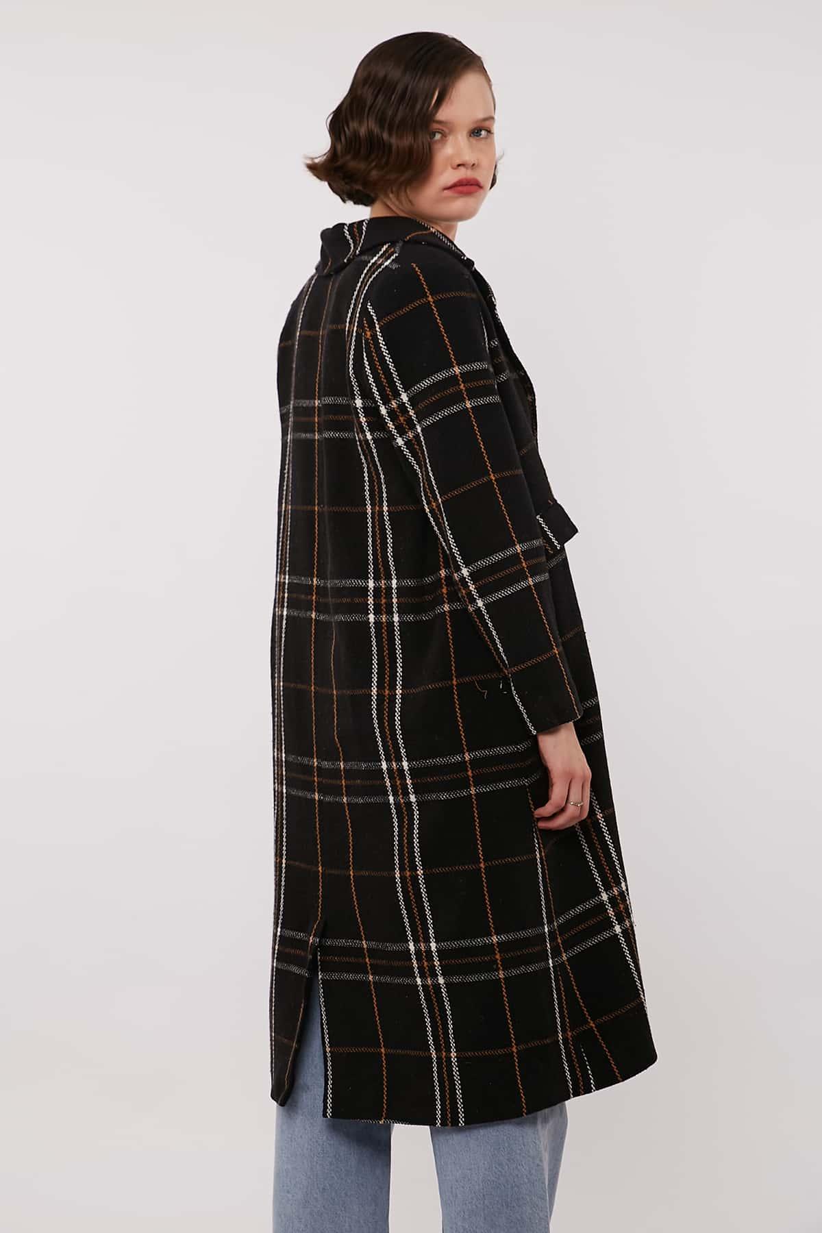 Plaid Oversize Coat in Black Color