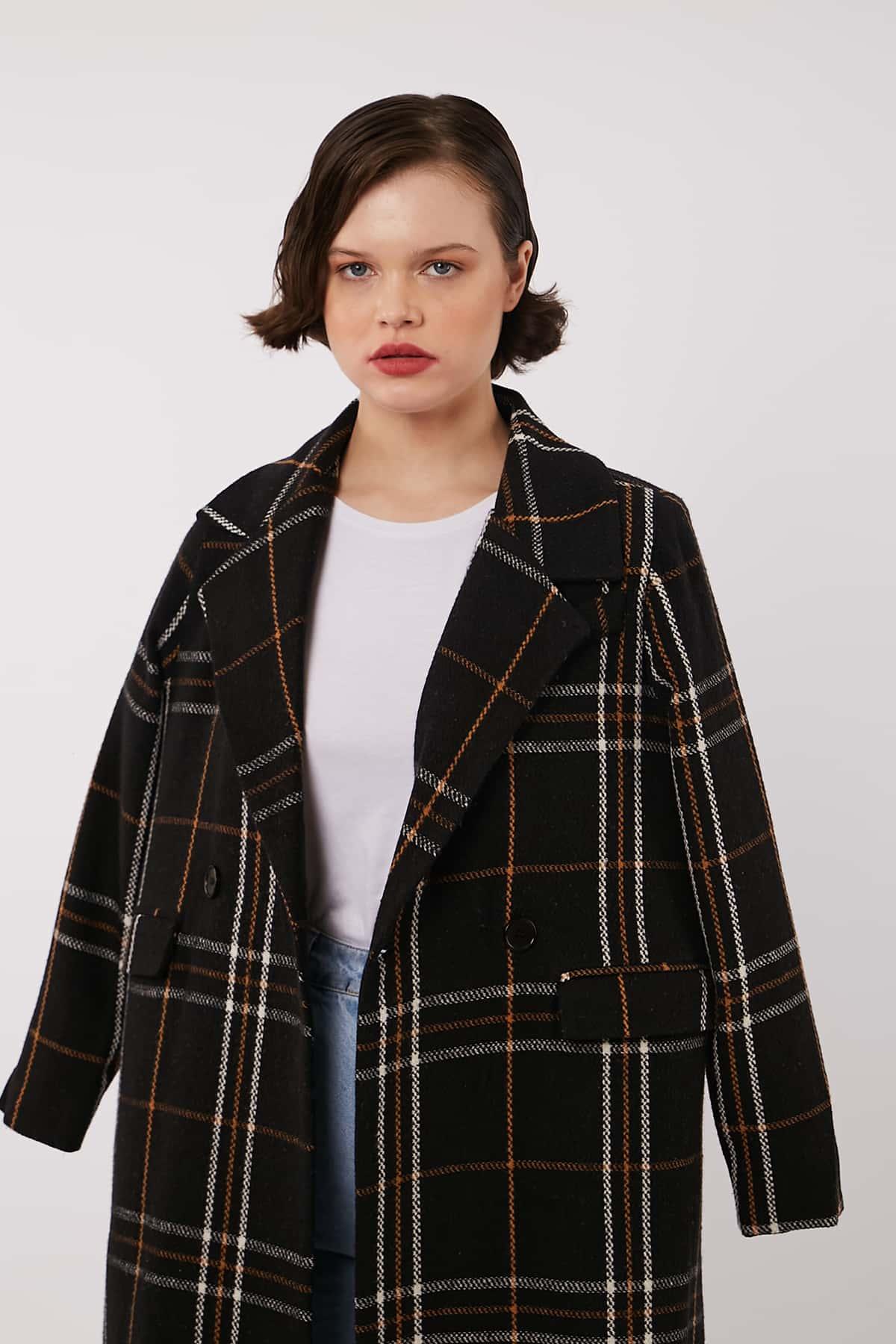 Plaid Oversize Coat in Black Color